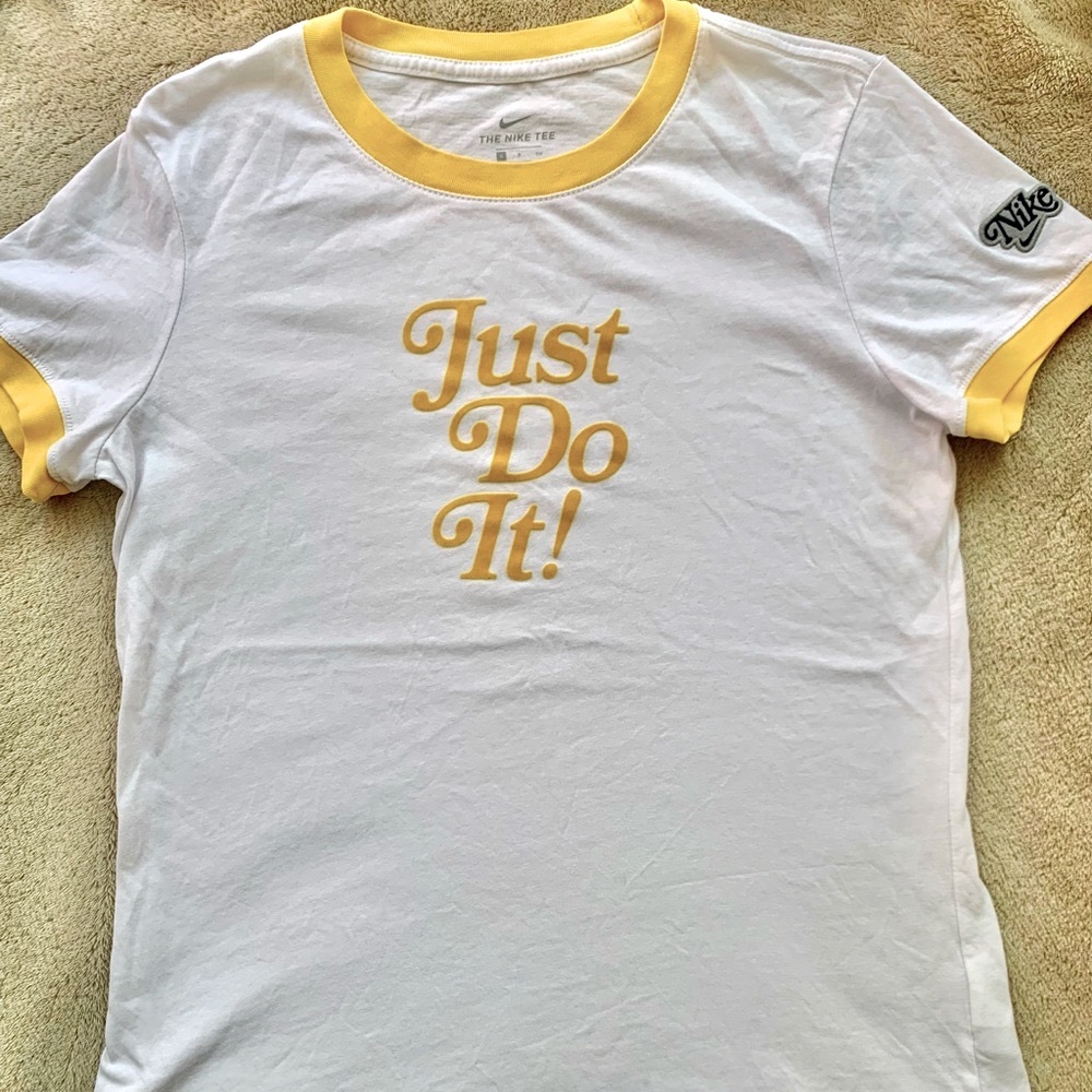 NIKE JUST DO IT THE NIKE TEE WOMANS TSHIRT SIZE SMALL - Picture 2 of 8